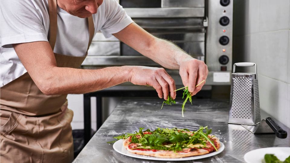igazi-olasz-pizza-1 Milyen fűszerek illenek legjobban egy igazi olasz pizzához?